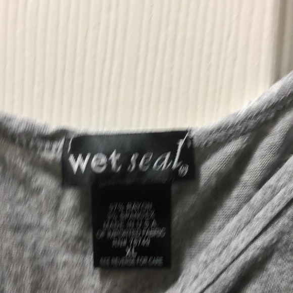 Grey Wet Seal Shirt with Quote - Picture 4 of 5
